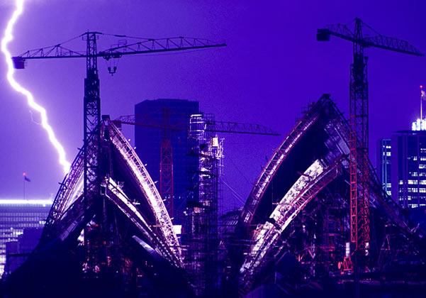 Lightning strikes the Sydney Opera House construction site – 1966